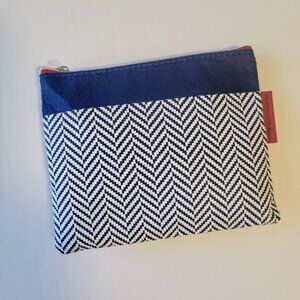 FREE in Bundle | NWT Amenities Flight Kit